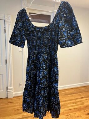 Gap small short sleeved flower dress